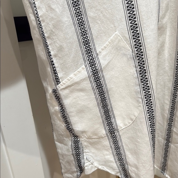 Dylan Clothing Maya Tunic Size L White and Gray Striped Swim Cover-Up - Picture 9 of 14